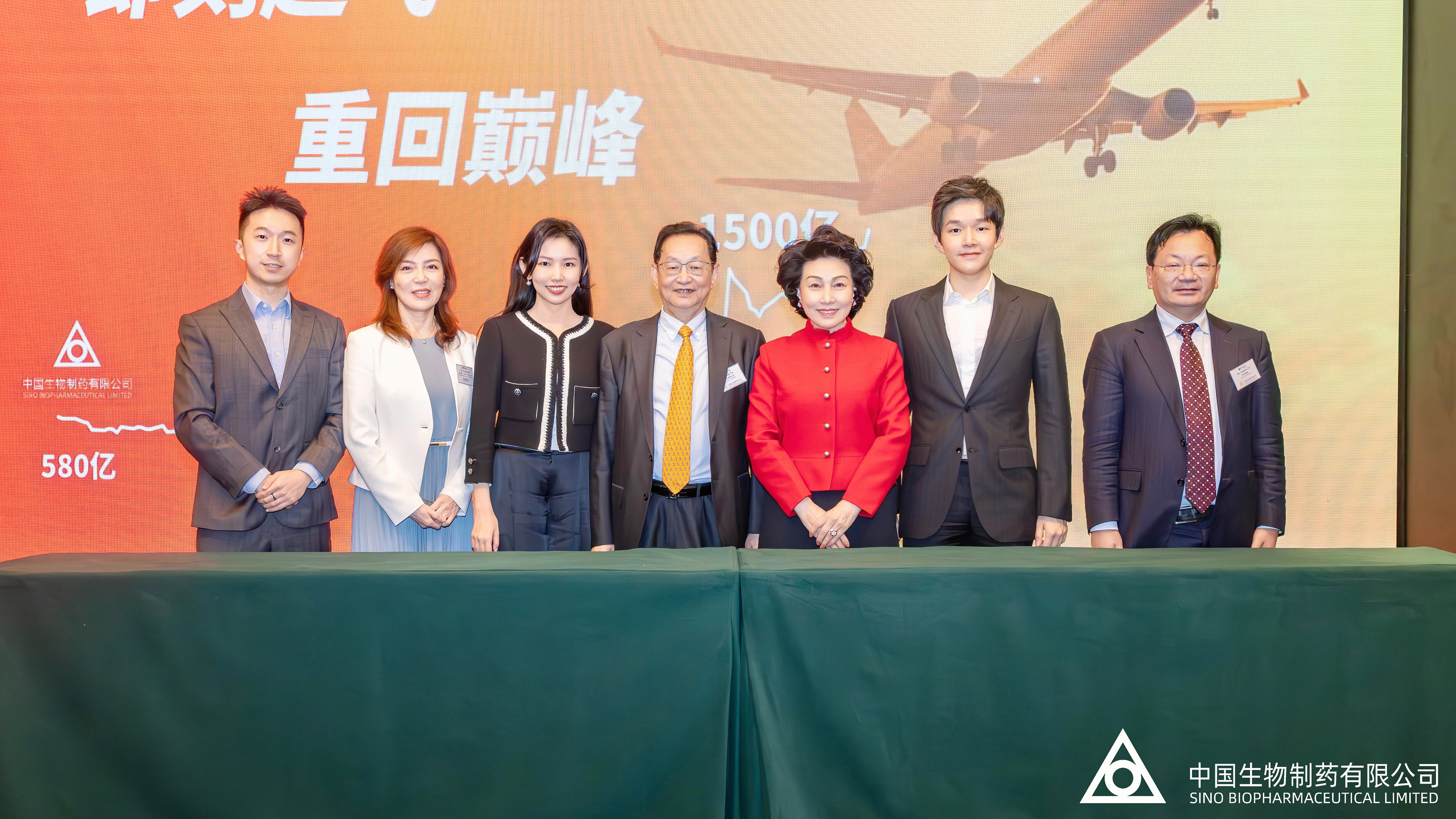 中国生物制药发布2025年中期业绩报告，续写营收净利润高位增长佳绩：上半年营收175.7亿元，同比增长10.7%；持续经营业务归母净利润33.9亿元，翻倍大增140.2%；经调整归母净利润30.9亿元，同比增长101.1%。